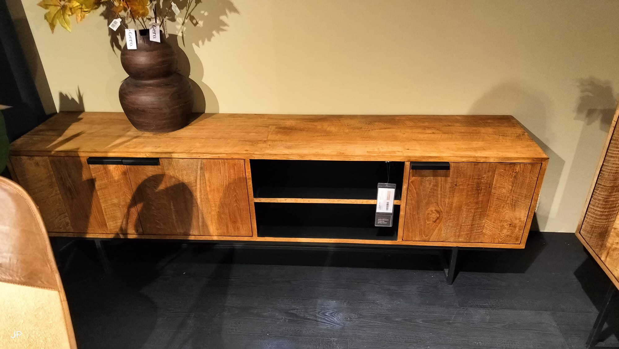 Toonzaalmodel Set Teak Houten Vitrinekast Dressoir En Tv Meubel